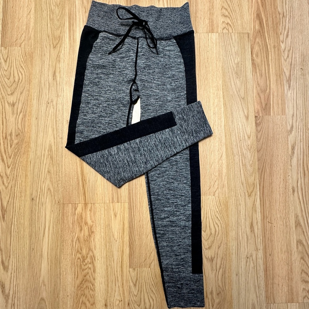 PINK Victoria's Secret Heather Gray Leggings with Black Side Panels